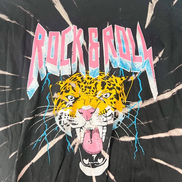 SOLD Urban Outfitters Tiger Rock & Roll Graphic Tee - Picture 2 of 4